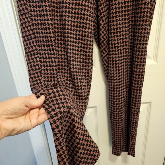 Torrid Pink and Black Houndstooth Joggers - Picture 5 of 10
